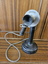 Lade das Bild in den Galerie-Viewer, Antikes Kellogg Kerzen Telefon um 1907
