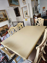 Lade das Bild in den Galerie-Viewer, Esszimmertisch + 6 Sessel cremefarbig, ital. Design Casa Padrino
