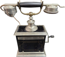 Lade das Bild in den Galerie-Viewer, Original Antikes Kurbeltelefon aus den 20er Jahren
