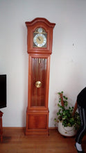 Lade das Bild in den Galerie-Viewer, Pendel Standuhr, Kirsche
