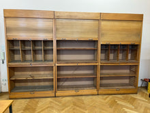 Lade das Bild in den Galerie-Viewer, Vintage Büro Roll Ladenschrank Holz 60er Jahre
