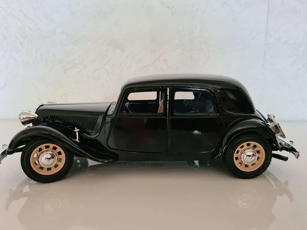 Bugaro Citroen T.A. 15 cv 1/24 Modell