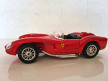Lade das Bild in den Galerie-Viewer, Burago Ferrari 250 Testa Rosa 1:24
