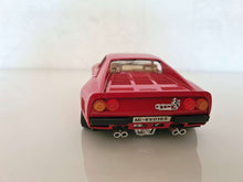 Lade das Bild in den Galerie-Viewer, Burago Ferrari GTO 1/24
