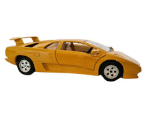 Lade das Bild in den Galerie-Viewer, Burago Lamborghini Diavolo 1990 1:24
