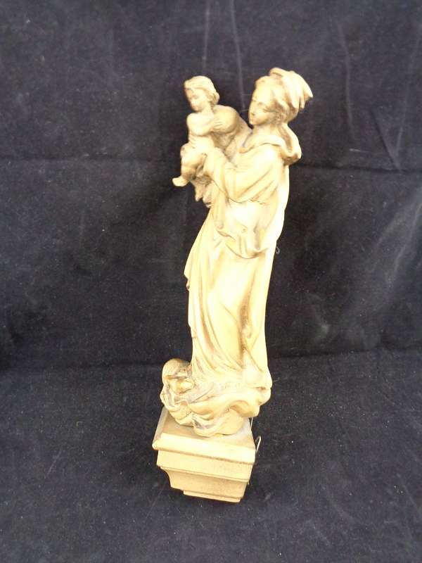 Figur Maria mit Kind, geschnitzt in Holz braun
